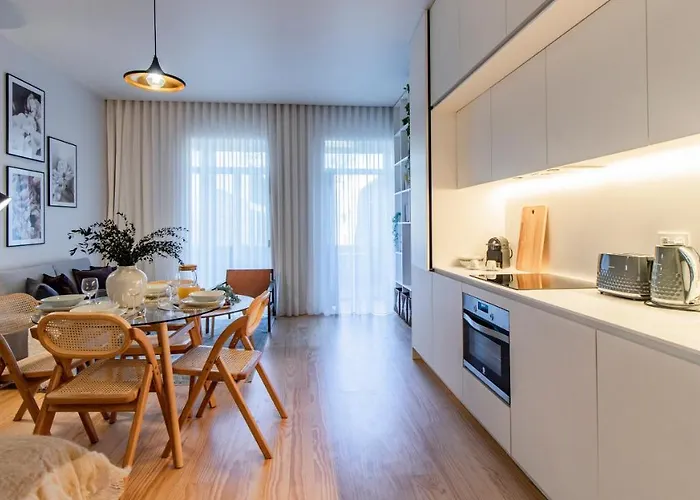 Almada 551 By Lovelystay