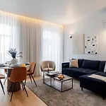 Almada 551 By Lovelystay