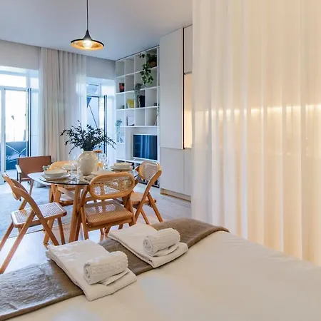 Almada 551 By Lovelystay * Oporto