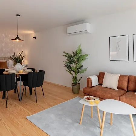 Almada 551 By Lovelystay Apartmán