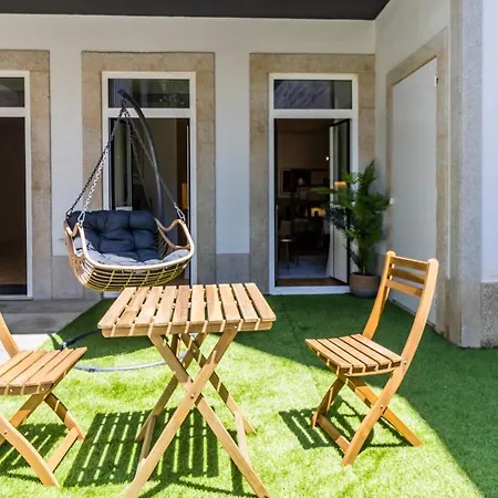 Almada 551 By Lovelystay Apartmán