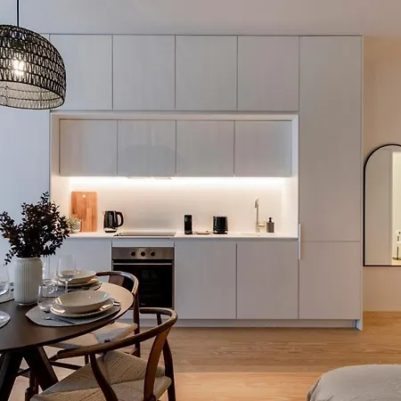 Almada 551 By Lovelystay