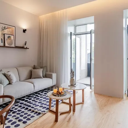 Almada 551 By Lovelystay Apartment *