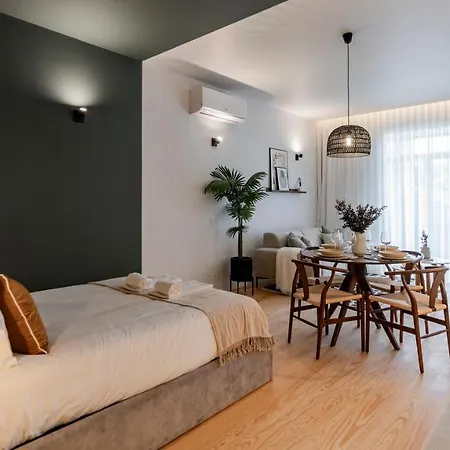 Almada 551 By Lovelystay