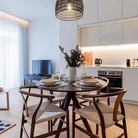 Almada 551 By Lovelystay Apartmán *