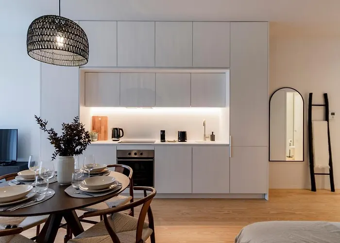 Almada 551 By Lovelystay