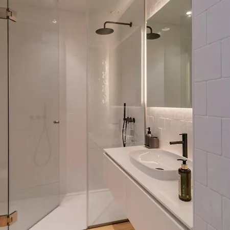 Almada 551 By Lovelystay Apartment