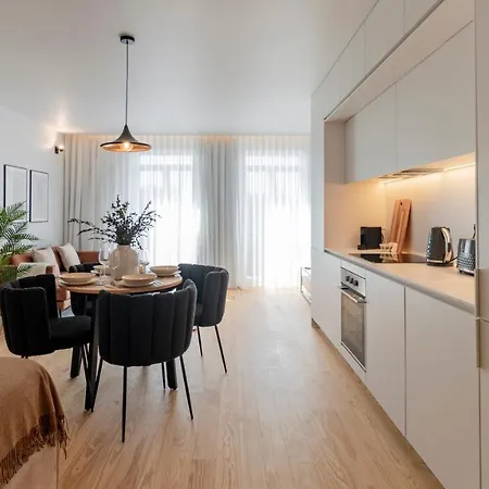 Almada 551 By Lovelystay Apartment *