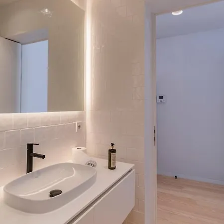 Apartment Almada 551 By Lovelystay Porto