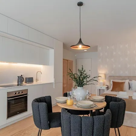 Almada 551 By Lovelystay *