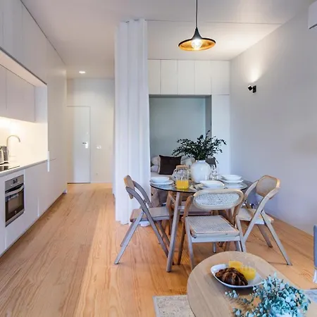 Apartment Almada 551 By Lovelystay Porto