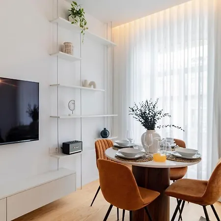 Apartment Almada 551 By Lovelystay Porto