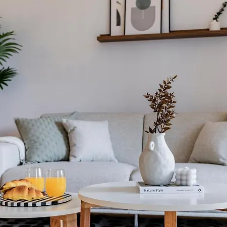 Almada 551 By Lovelystay