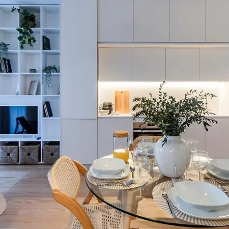 Almada 551 By Lovelystay