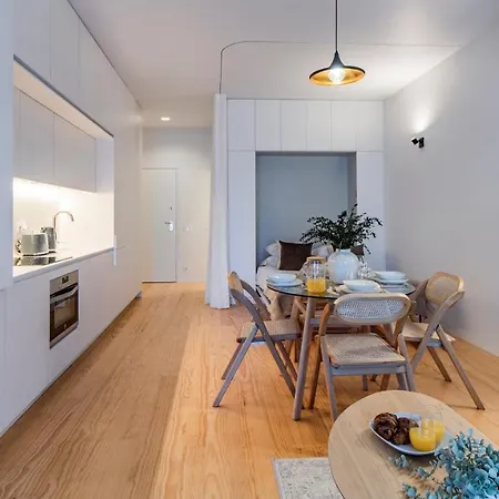 Almada 551 By Lovelystay * פורטו